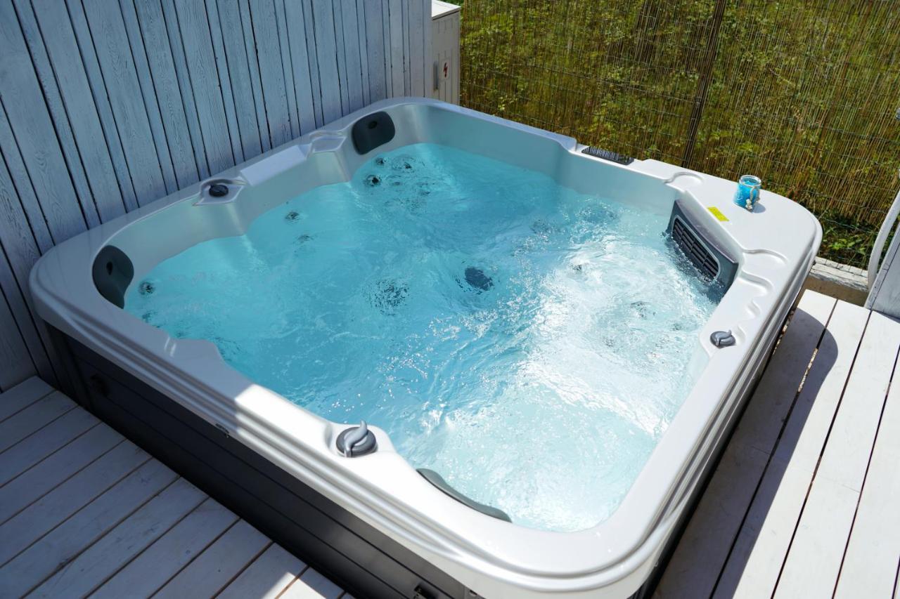 Boutique Style Eco-Beachhouse, Private Jacuzzi Привлака Экстерьер фото