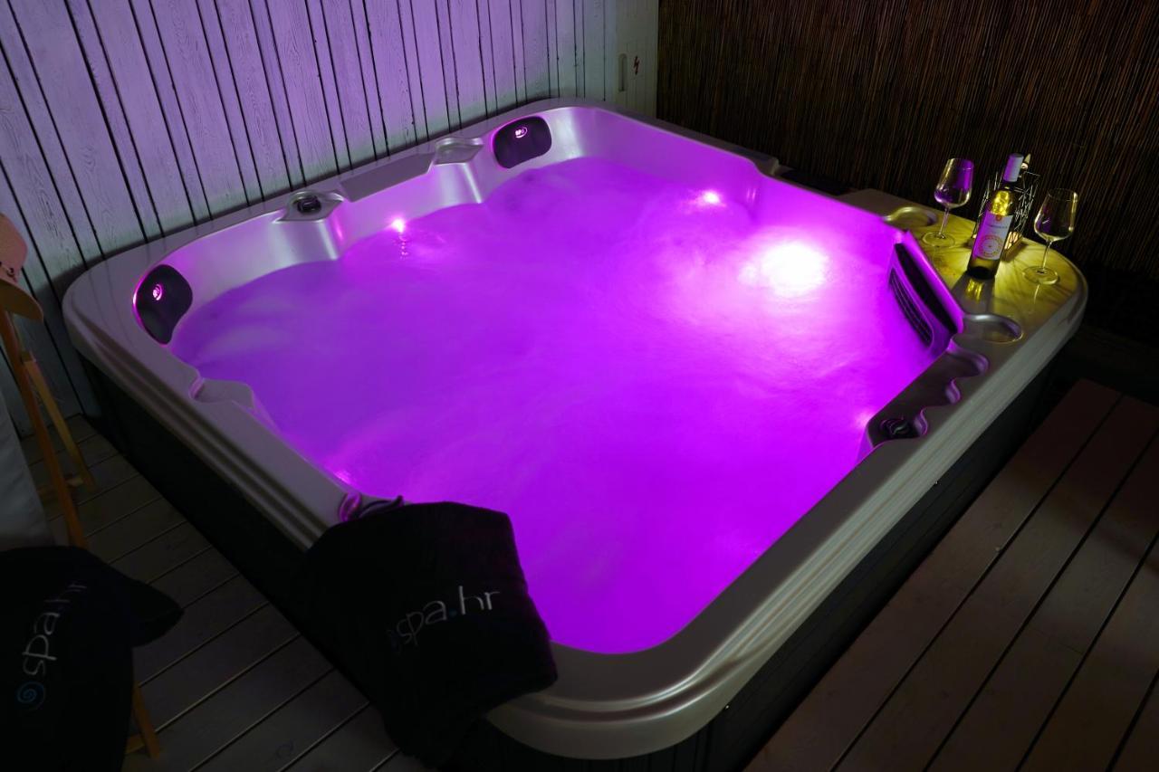 Boutique Style Eco-Beachhouse, Private Jacuzzi Привлака Экстерьер фото